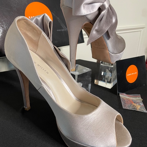 Stunning Designer Karen Millen Satin Champagne Shoe Stilettos Excellent!! - Picture 2 of 11